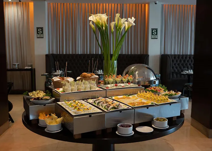 Radisson San Isidro &Suites