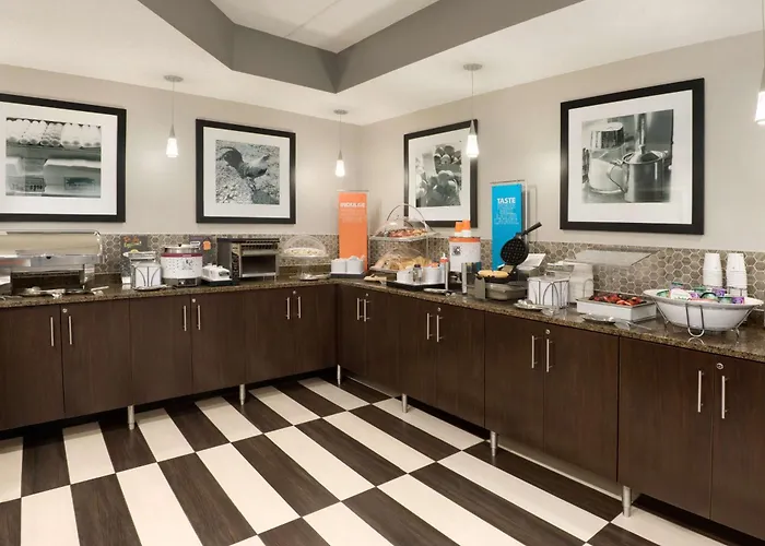 Hampton Inn Appleton-Fox River Mall Area