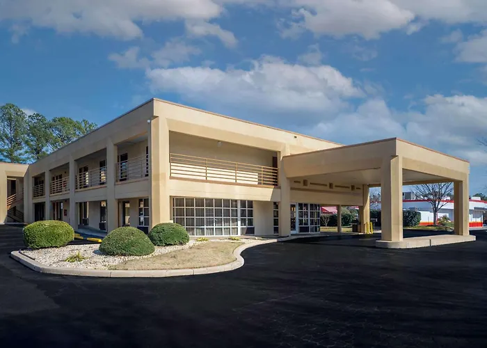 Cheap hotel: Days Inn By Wyndham Atlanta Stone Mountain
