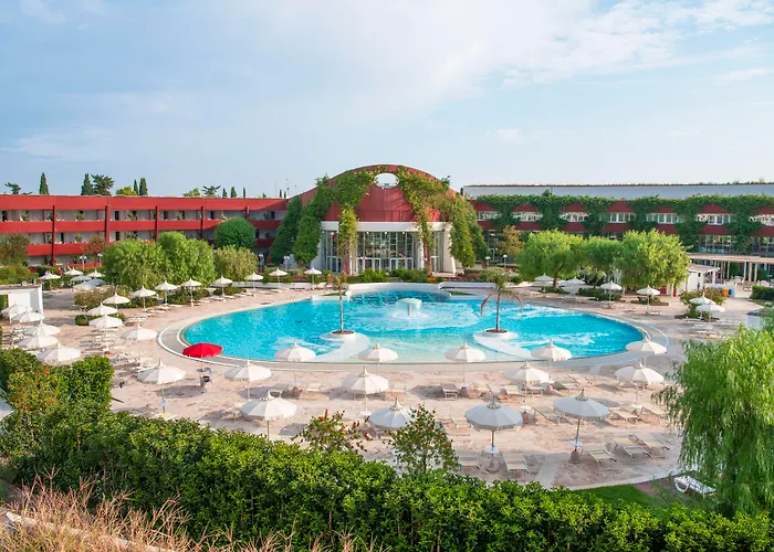 Calane Hotel Village