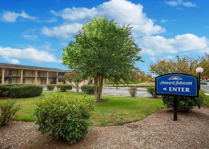 Howard Johnson By Wyndham College Park