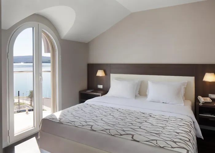 Luxury hotel only: Hotel Palma