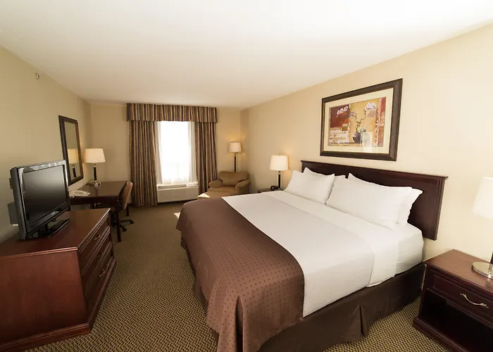 Holiday Inn & Suites By Ihg