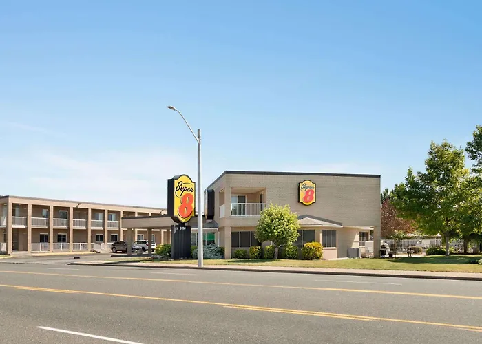 Super 8 By Wyndham Windsor/Dougall