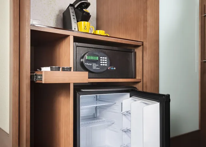 Staypineapple, University Inn, University District Seattle