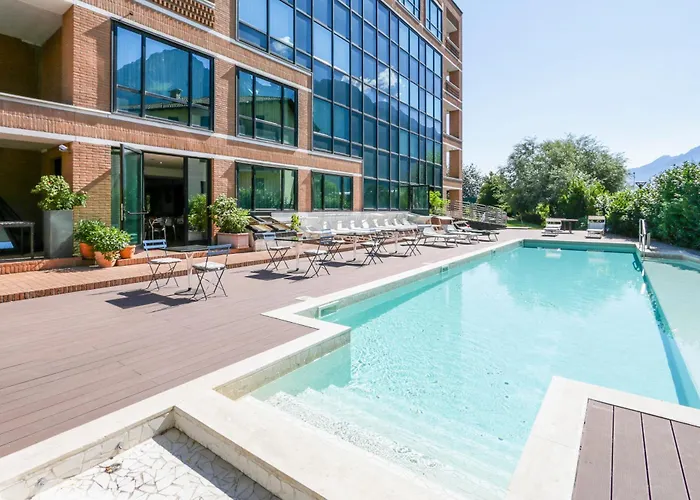 Hôtel 4 étoiles: Hostellerie Du Cheval Blanc