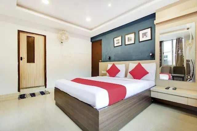 5 star hotel: S K Residency