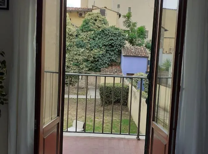 Simone'S Scala House