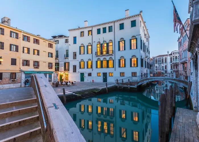 Hotel near College: Palazzo Morosini Degli Spezieri - Lifestyle Apartments