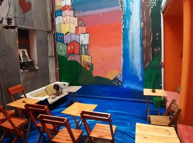 Casa Artigas Hostel