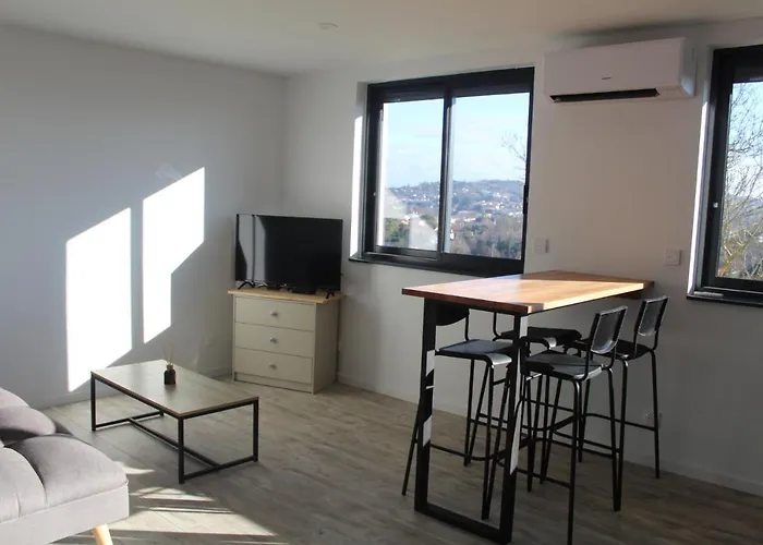 Immeuble rénové au centre d'Auch.