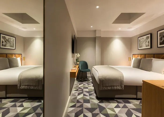 Hotels With Four Stars Victory House Leicester Square