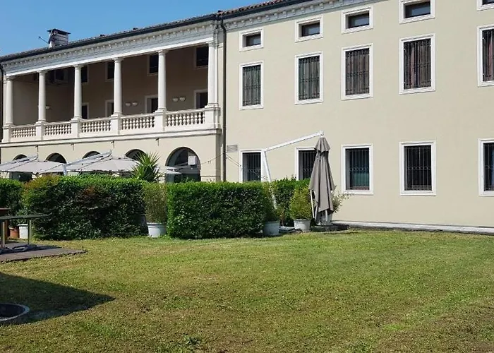  La Loggia
