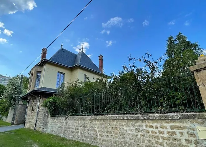 Maison Independante La Quietas Sur Les Hauteurs De Sedan