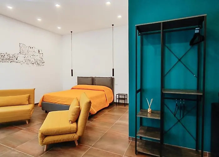 Hôtel de l'aéroport: Casa Calù Castel dell'Ovo
