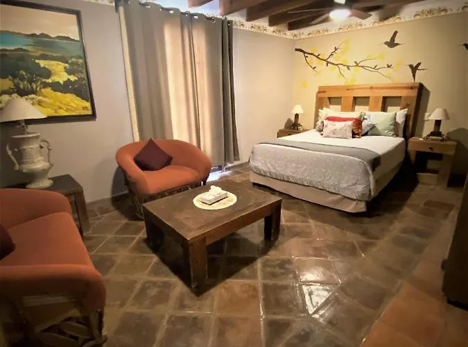 Hotel Ana Catalina And Suites