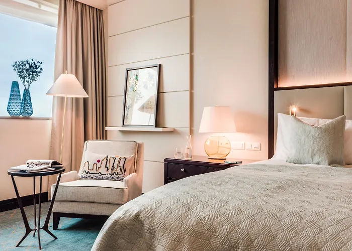 Luxury hotel only: Intercontinental Warszawa By Ihg