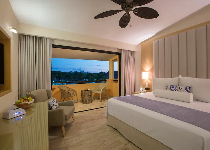 Grand Palladium Select White Sand & Spa