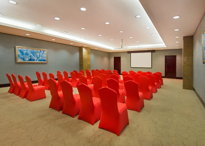 Hotels with tennis Crowne Plaza Shanghai Pudong By Ihg