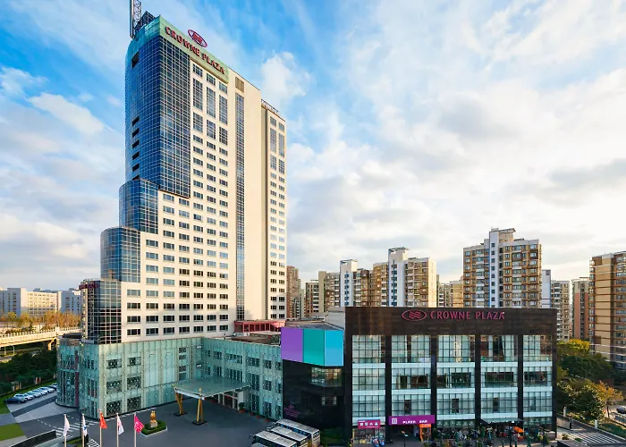 Hotels with tennis Crowne Plaza Shanghai Pudong By Ihg