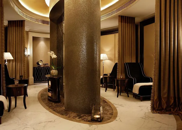 Al Habtoor Palace - Preferred s & Resorts