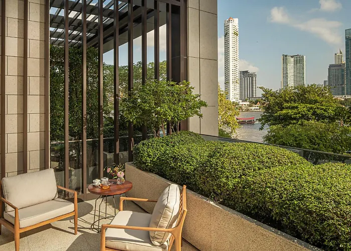Jacuzzi hotel: Four Seasons Hotel Bangkok At Chao Phraya River