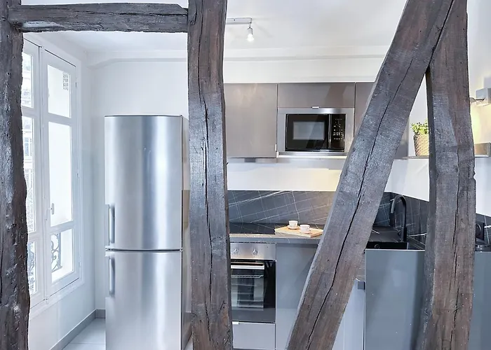  Champs-Elysees Finest Flat