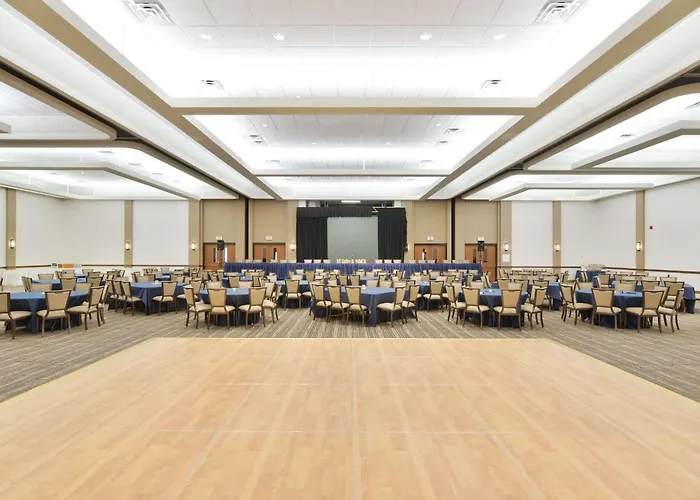 The Lismore Hotel Eau Claire - A Doubletree By Hilton