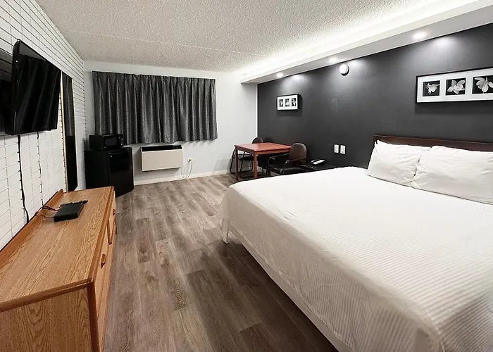 Travelodge By Wyndham Airport