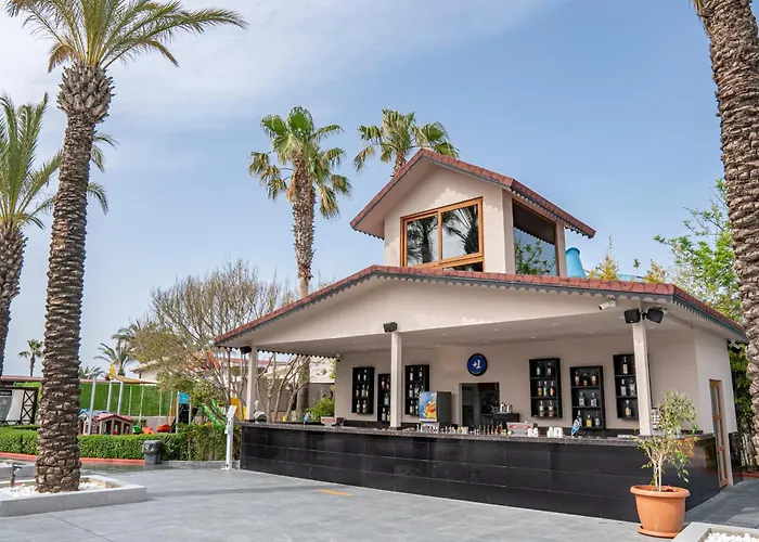 Hotel met uitzicht: Aydinbey Famous Resort