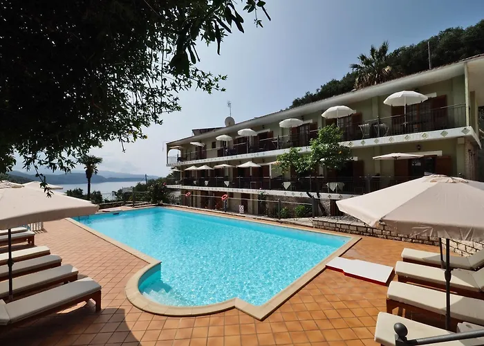 Bella Vista Studios & Apartments