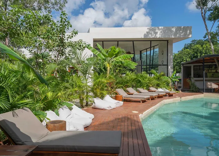 Jade Tulum