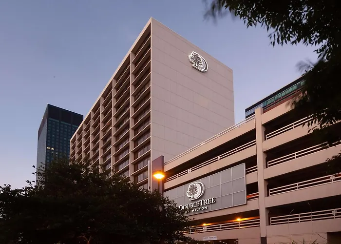 Pet Friendly hotel: Doubletree By Hilton Hotel Cleveland Downtown - Lakeside