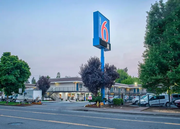 Motel 6-, Or
