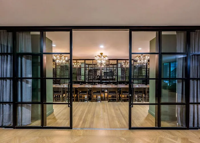 Hotel Fort Des Moines, Curio Collection By Hilton