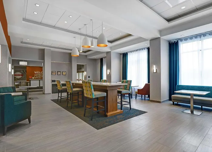 Hampton Inn & Suites