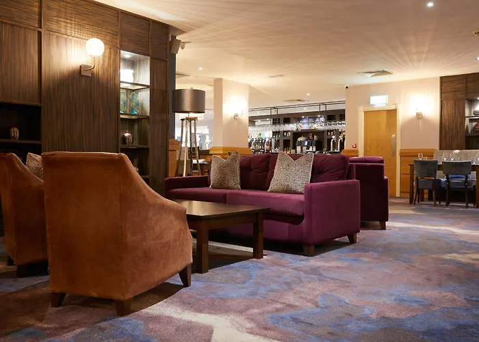 Luxury hotel only: Burntwood Court Hotel
