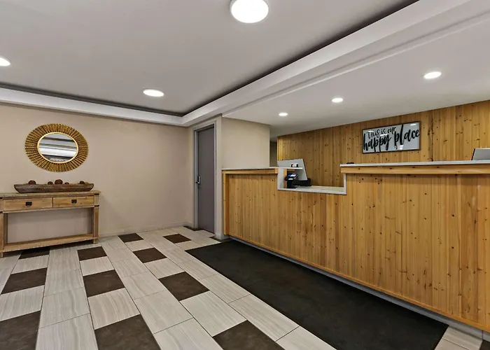 Econo Lodge Rockford Casino Area