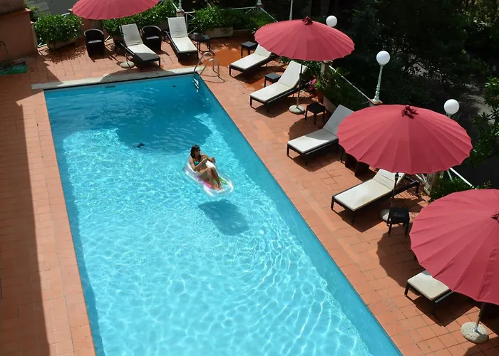 Hotel Con Piscina Grand Nizza Et Suisse