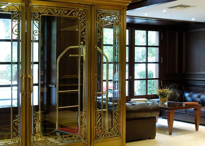 Hera Hotel