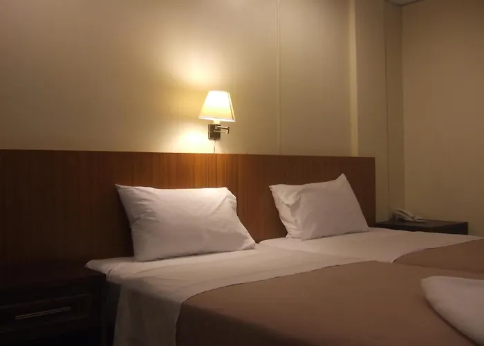 Lodge 61 Hotel