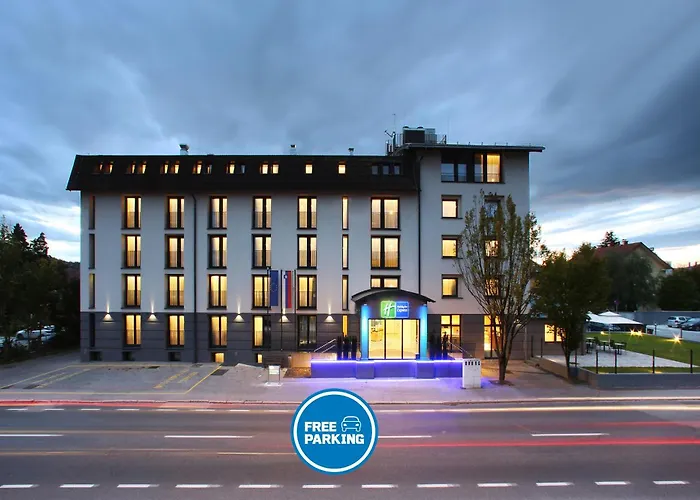 Holiday Inn Express - By Ihg