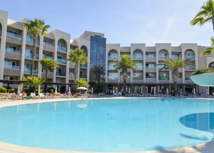 Hotel de pingue-pongue: Falesia Hotel - Adults Only