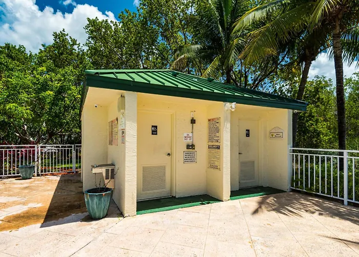 Sunrise Suites - Sea Breeze Suite 101