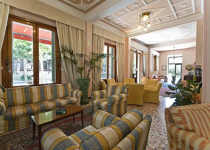 Hotel Maestoso