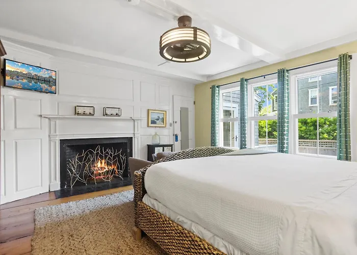 All Vacation Rentals Carlisle House Inn