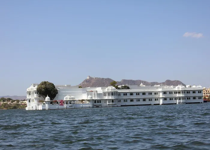 Beach hotel: Raj Niwas