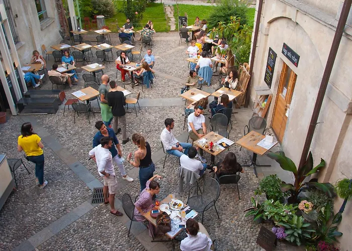 The Hostels Un Posto A Milano - Guesthouse All'Interno Di Una Cascina Del 700