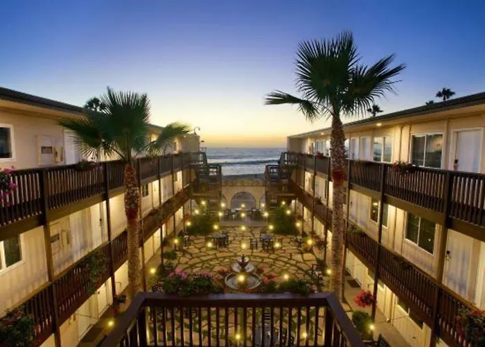 Ocean Beach Hotel