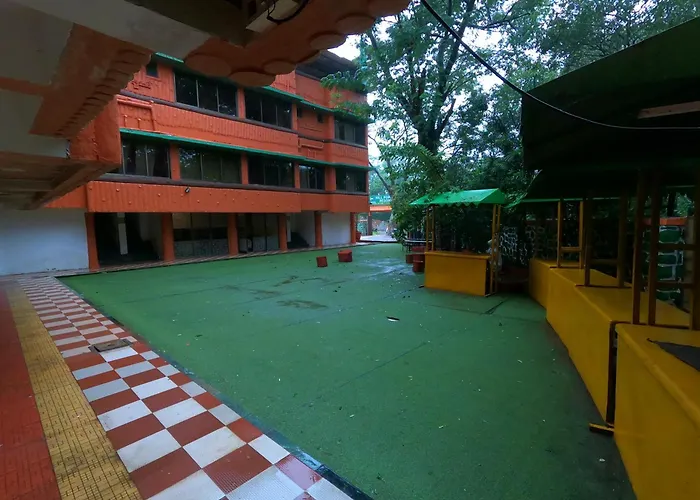 Hotels with pool Hill Forest Resort
